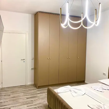Adapartaments 11 * كرايوفا