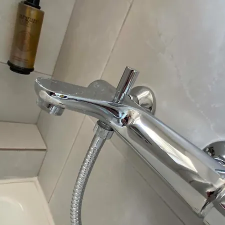 شقة Adapartaments 11 *